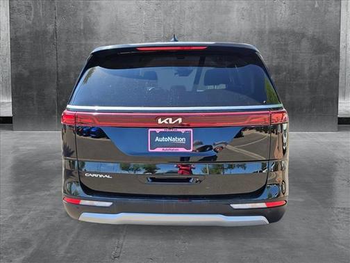 2023 Kia Carnival EX
