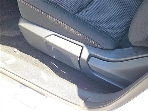 Aspen White Tricoat/Super Black 2026 Nissan Sentra SR