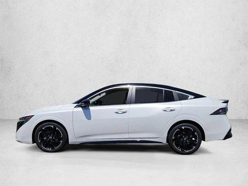 Aspen White Tricoat/Super Black 2026 Nissan Sentra SR