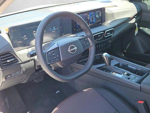 Aspen White Tricoat/Super Black 2026 Nissan Sentra SR