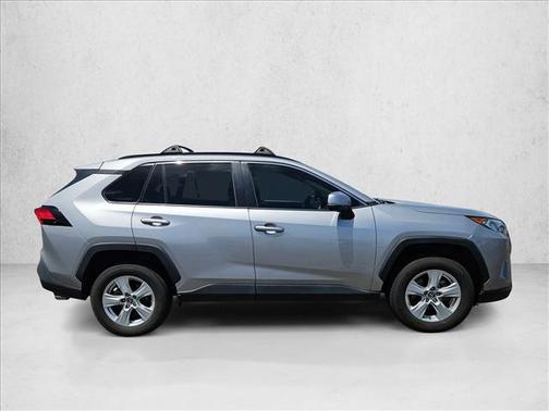 Silver Sky Metallic 2019 Toyota RAV4 XLE