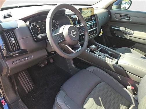 2025 Nissan Pathfinder SV FWD