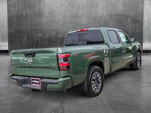 2025 Nissan Frontier SL