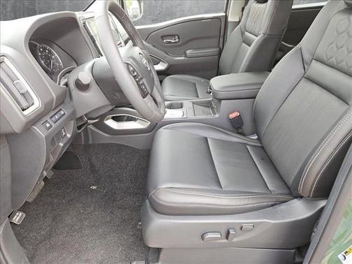2025 Nissan Frontier SL
