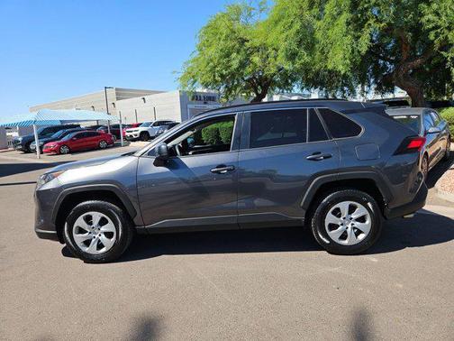 2020 Toyota RAV4 LE
