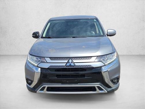 Silver/Gray 2019 Mitsubishi Outlander SE