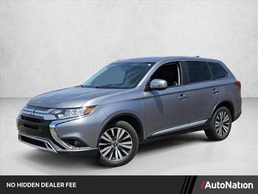 Silver/Gray 2019 Mitsubishi Outlander SE