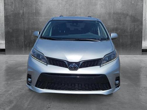 2019 Toyota Sienna SE