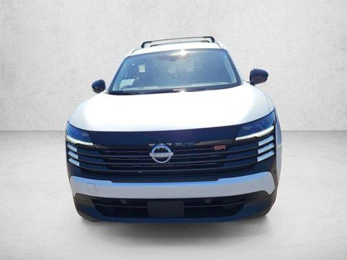 Aspen White Tricoat 2026 Nissan Kicks SR