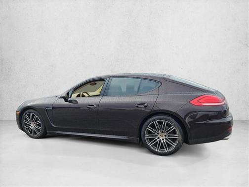2016 Porsche Panamera 4