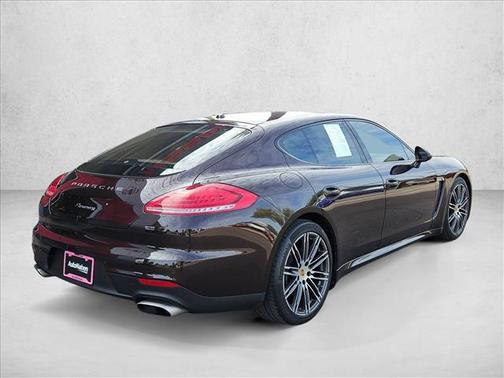 2016 Porsche Panamera Edition