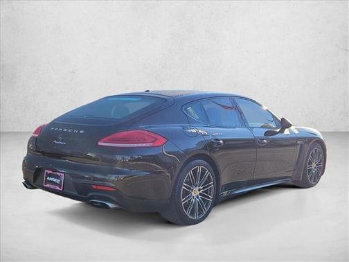2016 Porsche Panamera Edition