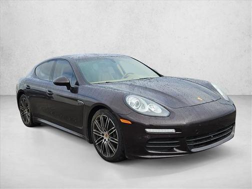 2016 Porsche Panamera 4
