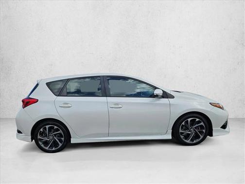 Blizzard Pearl 2017 Toyota Corolla iM Base