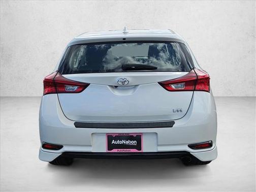 Blizzard Pearl 2017 Toyota Corolla iM Base