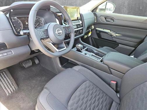 2025 Nissan Pathfinder SV FWD