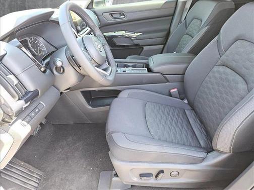 2025 Nissan Pathfinder SV FWD