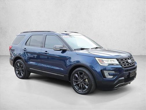Blue Jeans Metallic 2017 Ford Explorer XLT