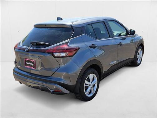 2025 Nissan Kicks S