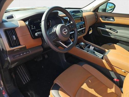 2025 Nissan Pathfinder Platinum FWD