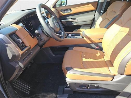 2025 Nissan Pathfinder Platinum FWD