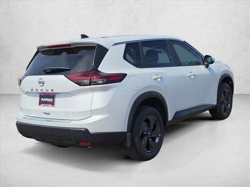Everest White Pearl Tricoat 2026 Nissan Rogue SV