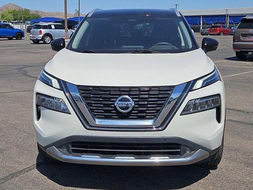 Pearl White Tricoat/Super Black 2021 Nissan Rogue Platinum