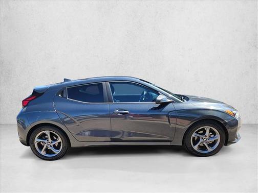 2019 Hyundai Veloster 2