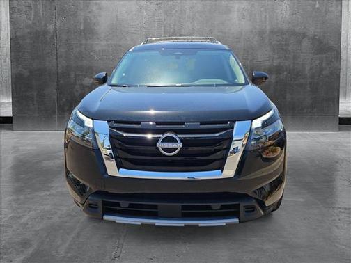2025 Nissan Pathfinder SL FWD