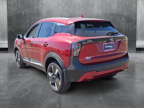 2025 Nissan Kicks SR