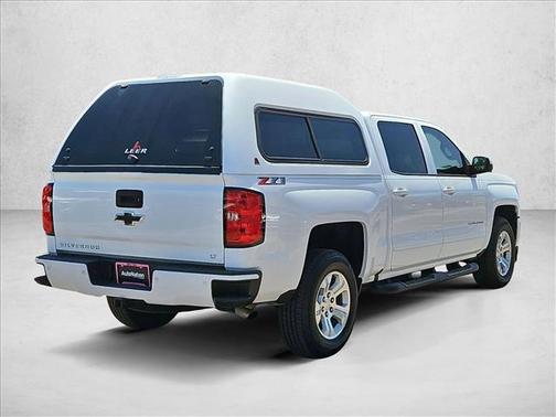 Summit White 2018 Chevrolet Silverado 1500 2LT