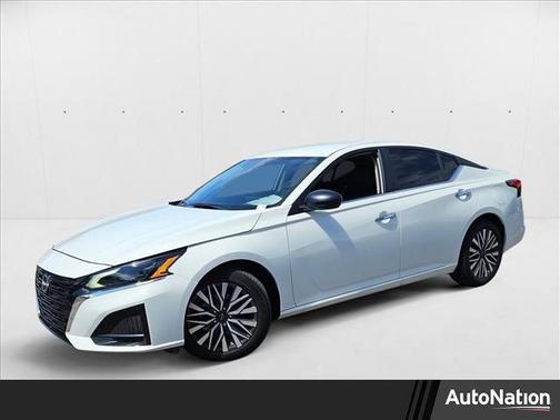 2025 Nissan Altima SV FWD
