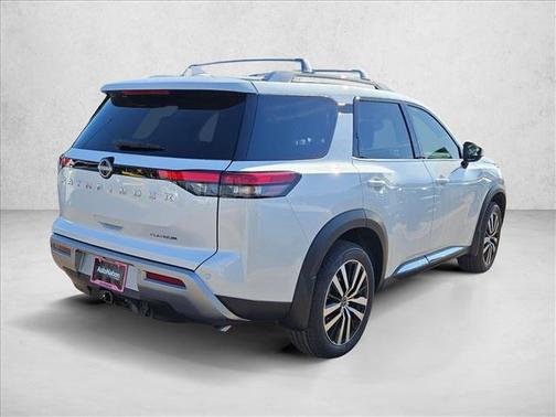 2025 Nissan Pathfinder Platinum FWD