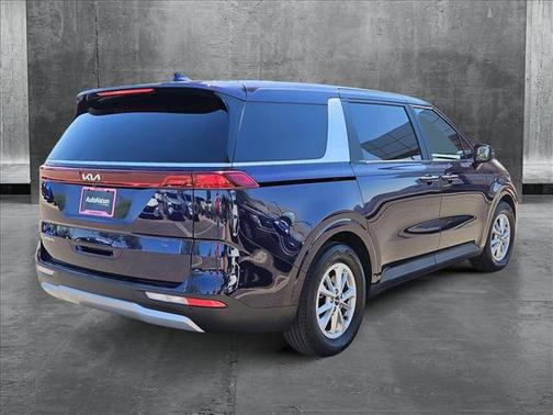 2024 Kia Carnival LX