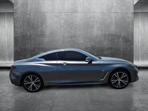 2017 INFINITI Q60 2.0T