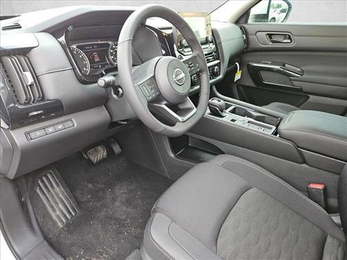 2025 Nissan Pathfinder SV FWD