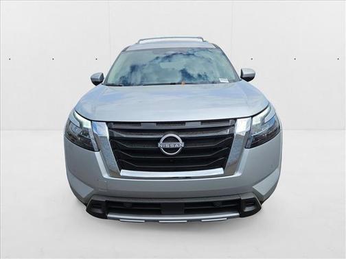 2025 Nissan Pathfinder SL FWD