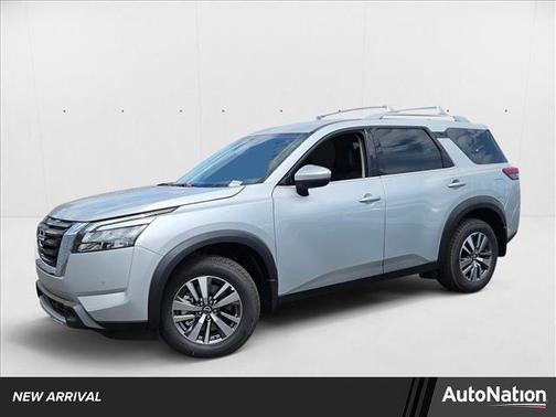 2025 Nissan Pathfinder SL FWD