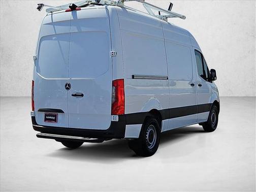 Arctic White 2022 Mercedes-Benz Sprinter 2500 Standard Roof
