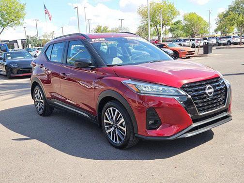 2023 Nissan Kicks SR