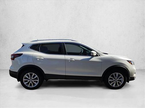 Pearl White Tricoat 2022 Nissan Rogue Sport SV