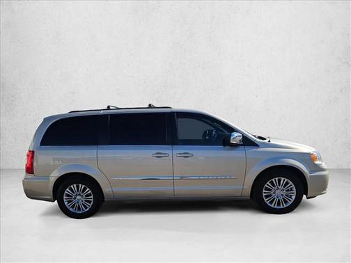 2015 Chrysler Town & Country Touring-L