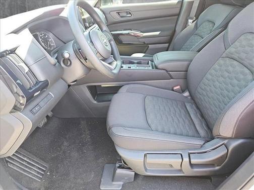 2025 Nissan Pathfinder S FWD
