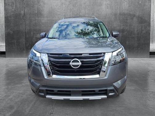 2025 Nissan Pathfinder Platinum FWD