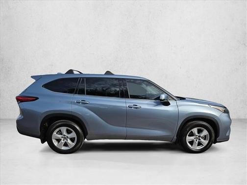 2020 Toyota Highlander LE