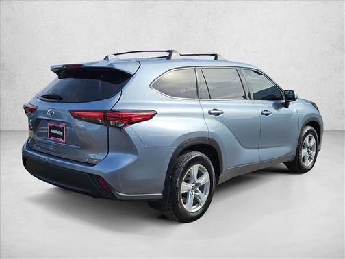 2020 Toyota Highlander LE