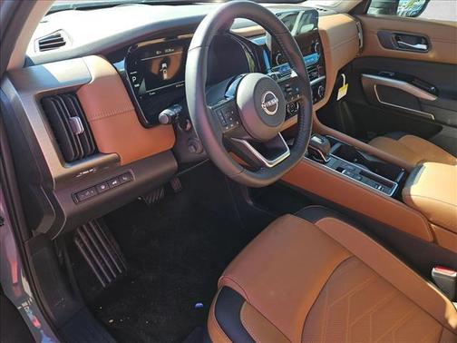 2025 Nissan Pathfinder Platinum FWD