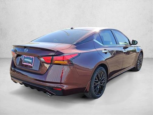 2025 Nissan Altima SV FWD
