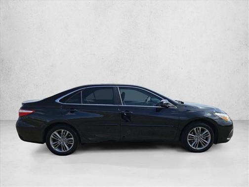 Midnight Black Metallic 2017 Toyota Camry SE