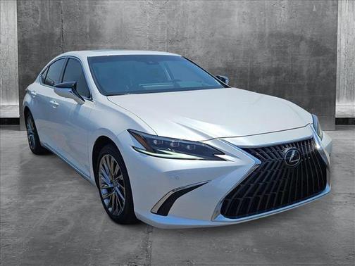 2025 Lexus ES 300h Luxury